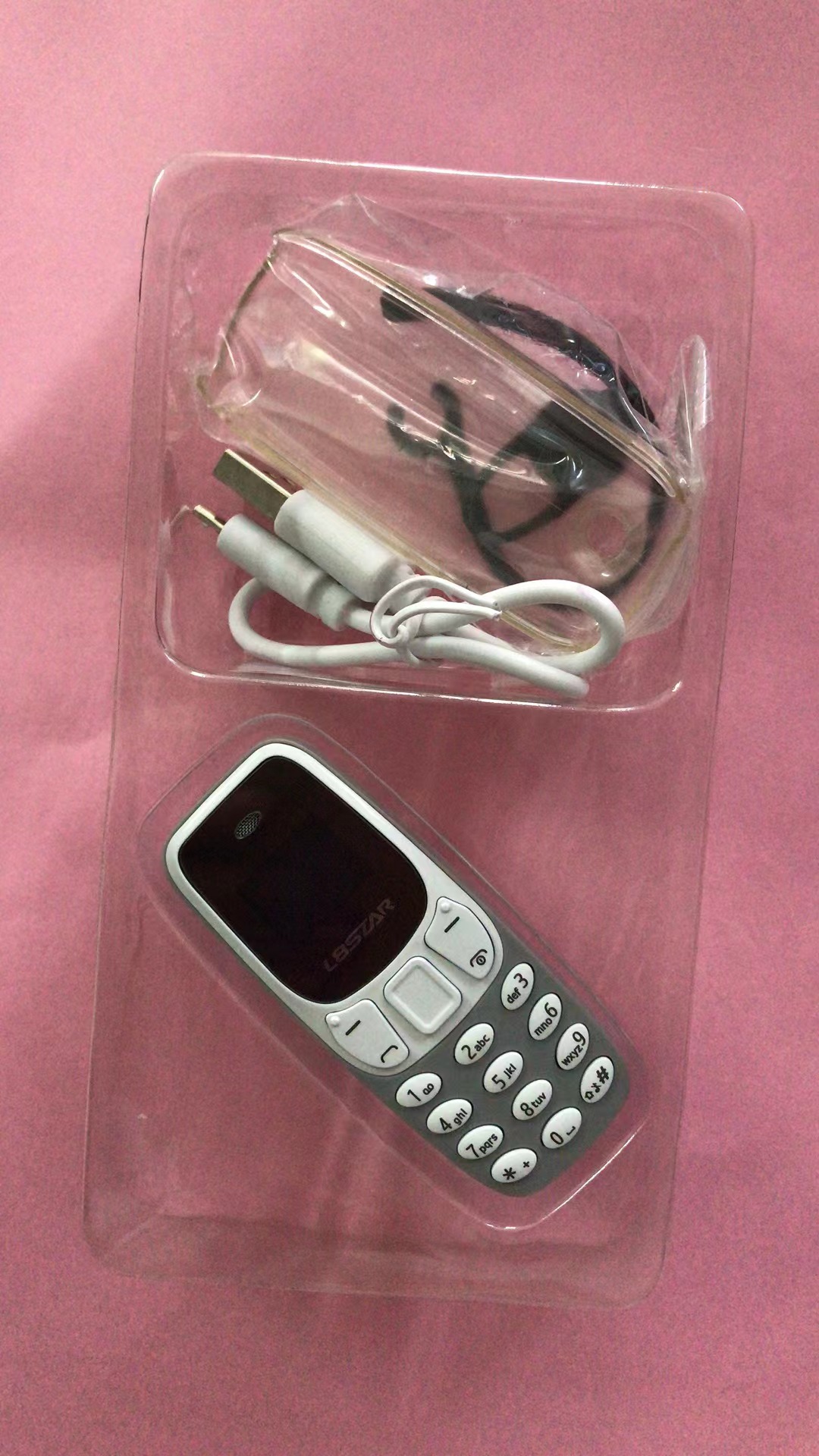 الهاتف الأصغر فى العالم بشريحتين - الصورة 4